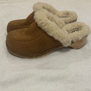 UGG Shearling Lined Clogs, size 8